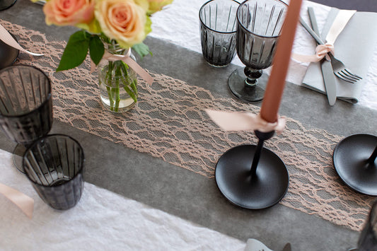 100%Mosel Tischläufer Spitze, in Vintage Rosé (15 cm x 20 m), zartes Tischband aus Spitze, edle Tischdeko für Hochzeit & Taufe, Festliche Dekoration für besondere Anlässe