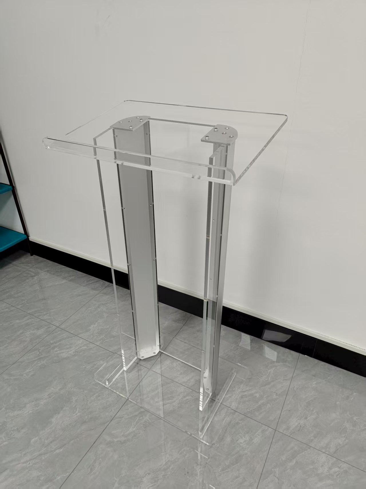 Rednerpult BERLIN – elegantes Rednerpult aus Aluminium und Acryl