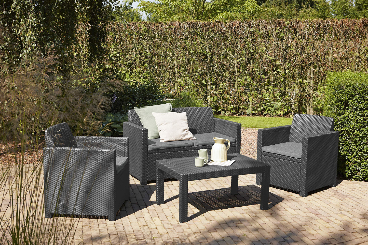 Allibert by Keter Merano Gartenmöbel Set aus Kunststoff, inkl. Sitzkissen, grau, 4-teilig, 2 Sessel, Sofa & Tisch, für Garten & Terrasse, Flache Rattanoptik